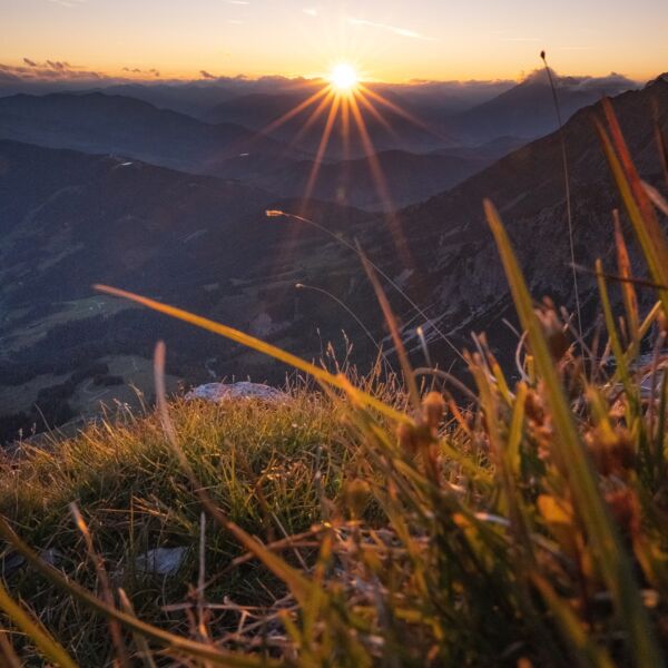 Wandern mit Sonnenuntergang in der Region Hochkönig